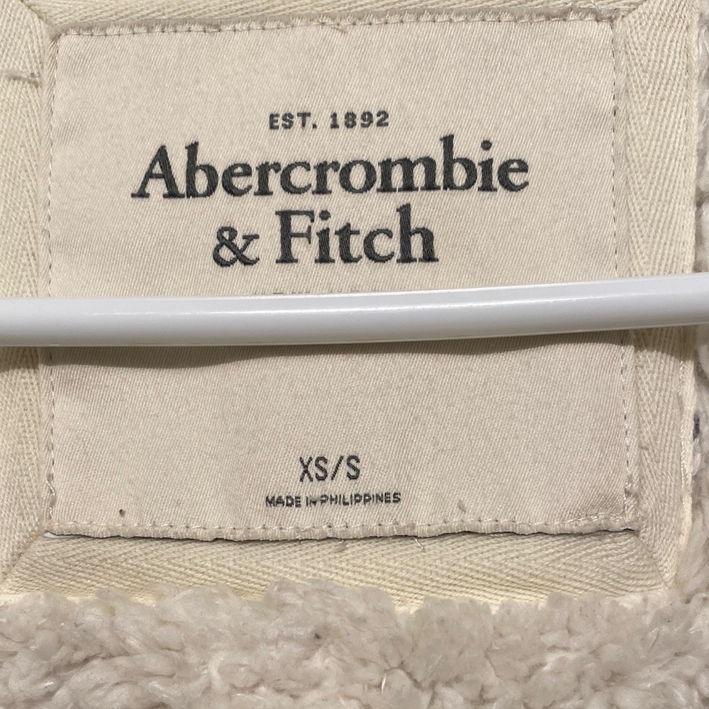 Abercrombie & Fitch Charcoal Jacket with Cream Fleece - Picture 2 of 6